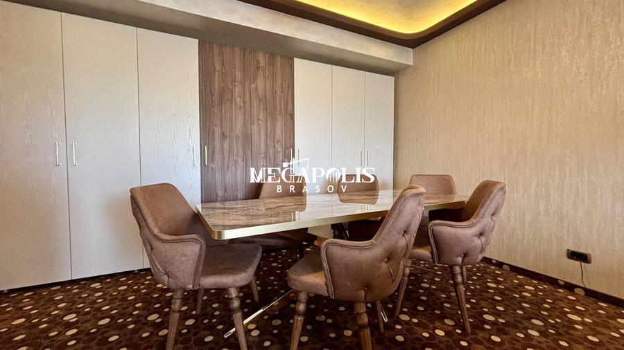 Apartament cu 2 camere decomandat în Tractorul