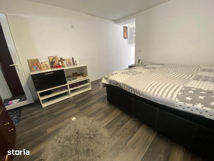 Casă cu 4 camere decomandat cu Teren 140 Mp în Micro 40
