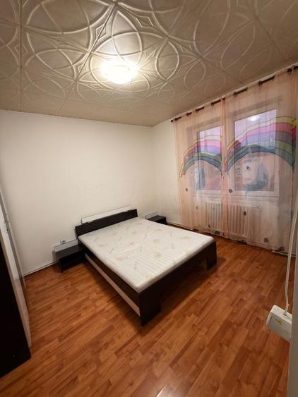 Apartament cu 3 camere decomandat, mobilat în Central
