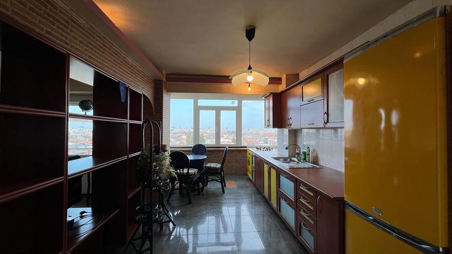 Apartament cu 2 camere semidecomandat, mobilat în Panduri