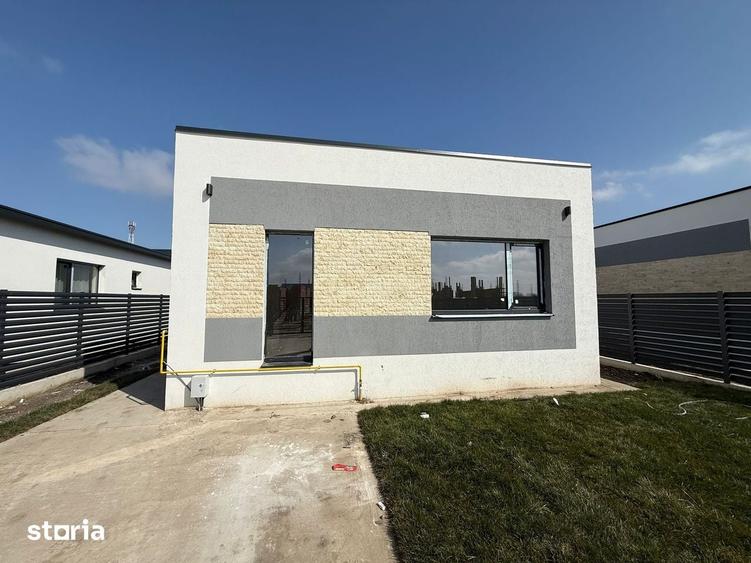 Casă cu 4 camere cu Teren 300 Mp în Clinceni