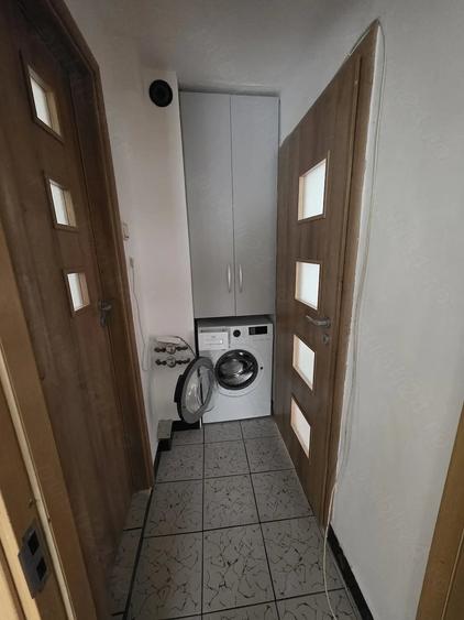 Apartament cu 3 camere semidecomandat în Fizicienilor
