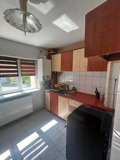 Apartament cu 2 camere decomandat în Craiovița Nouă