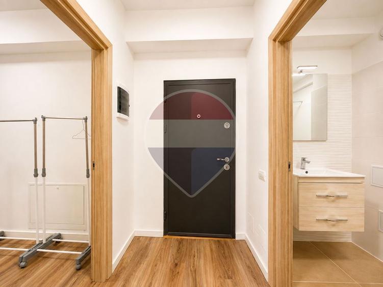 Apartament cu 2 camere semidecomandat, mobilat în Pipera