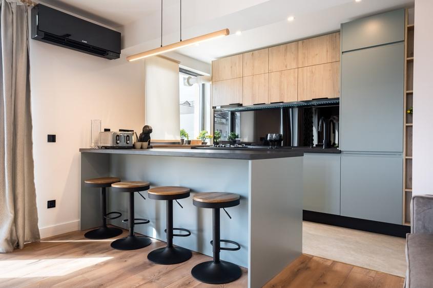 Apartament cu 2 camere semidecomandat în P-ța Romană