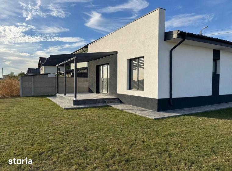 Casă cu 4 camere cu Teren 325 Mp în Vidra