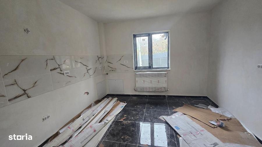 Casă cu 3 camere decomandat în Miroslava
