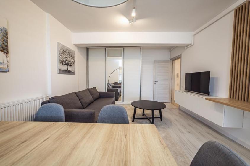 Apartament cu 3 camere decomandat, mobilat în Nord-Vest