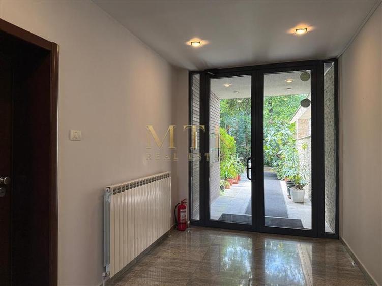 Apartament cu 3 camere decomandat, mobilat în Primăverii