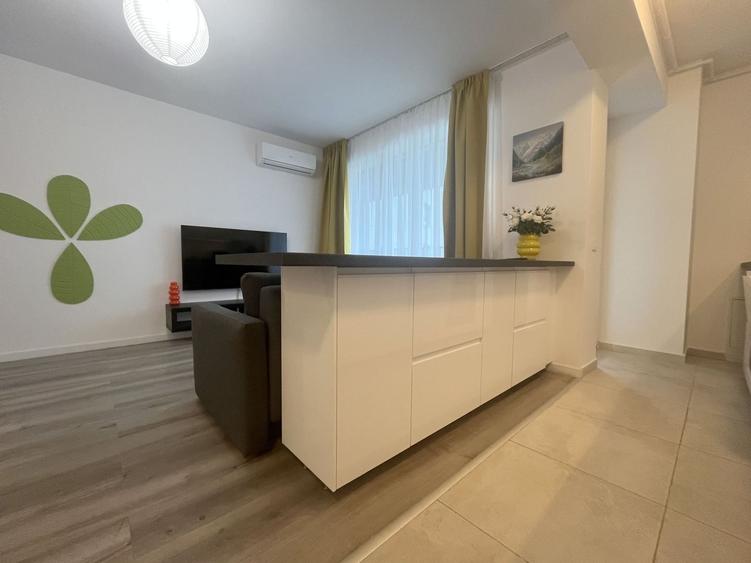Apartament cu 3 camere decomandat, mobilat în Circumvalațiunii