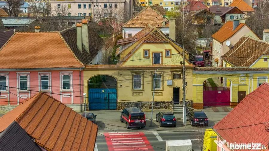 Apartament cu 7 camere decomandat în Ultracentral