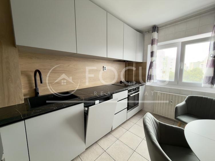 Apartament cu 3 camere semidecomandat, mobilat în Tei