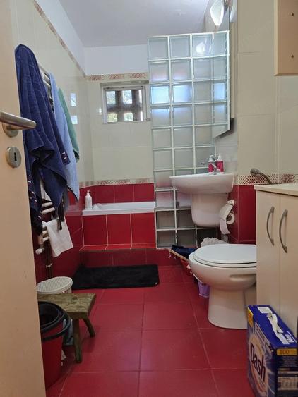 Apartament cu 3 camere semidecomandat în Gheorghe Lazăr