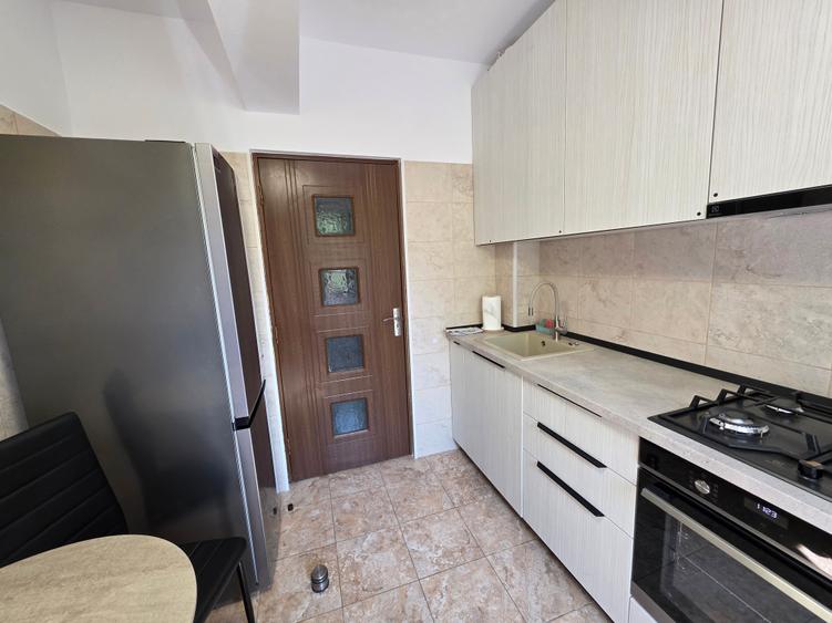 Apartament cu 2 camere decomandat în Metalurgiei