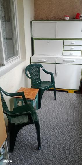 Apartament cu 3 camere semidecomandat în Griviței