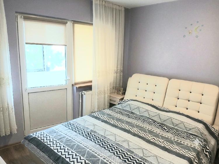 Apartament cu 2 camere decomandat, mobilat în Casa de Cultură
