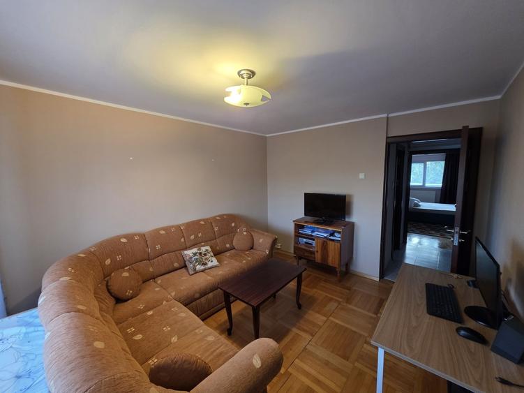 Apartament cu 2 camere decomandat în Sârbi