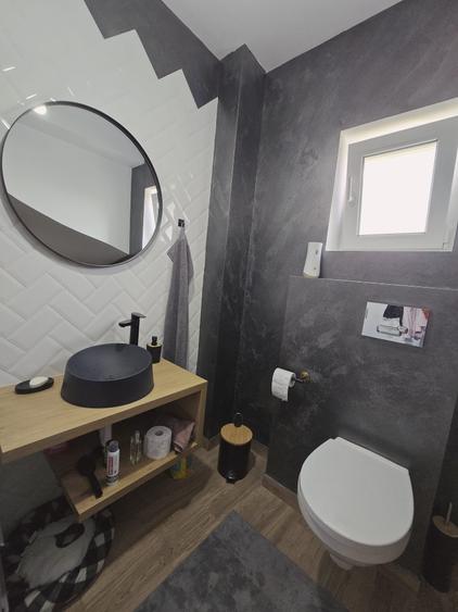 Duplex cu perete dublu- 4 camere - 2 bai - apa curenta - canalizare - pod - 6