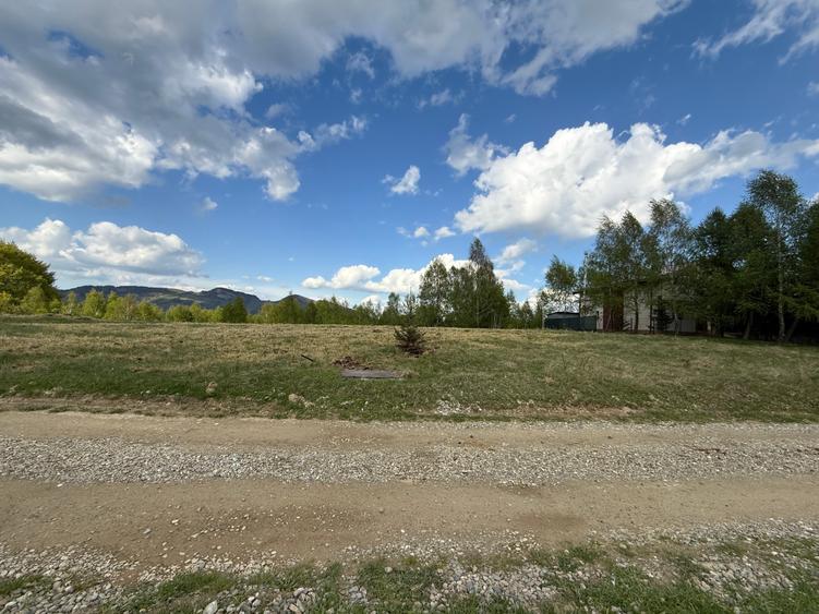 Teren intravilan 1000 mp in satul Pestera, Comuna Moieciu la 12 km de Bran - 4