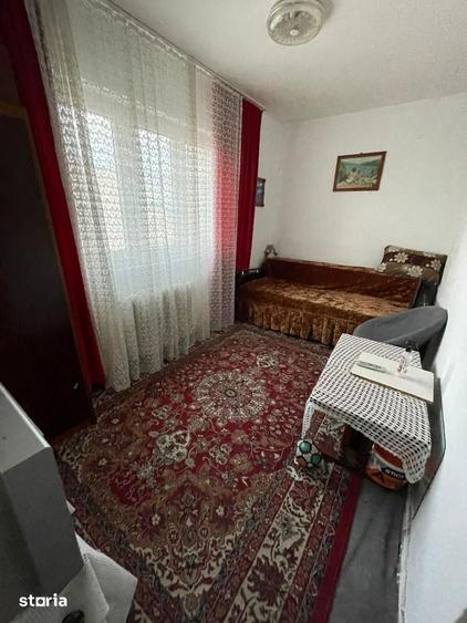 Apartament cu 4 camere de vanzare, Zona Cetate - 1