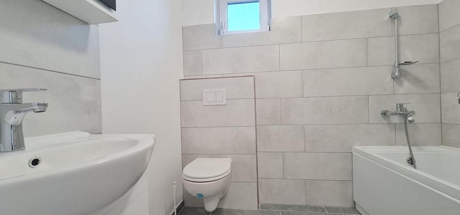 Casa semimobilata semiutilata in Cartier Izvor Tarlungeni Brasov - 3