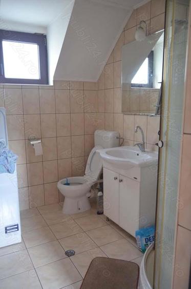 Vila de vacanta cu 7 camere situata in Busteni,semicentral. - 19