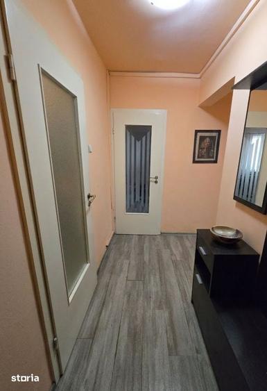 Apartament cu 3 camere decomandat în Aradului