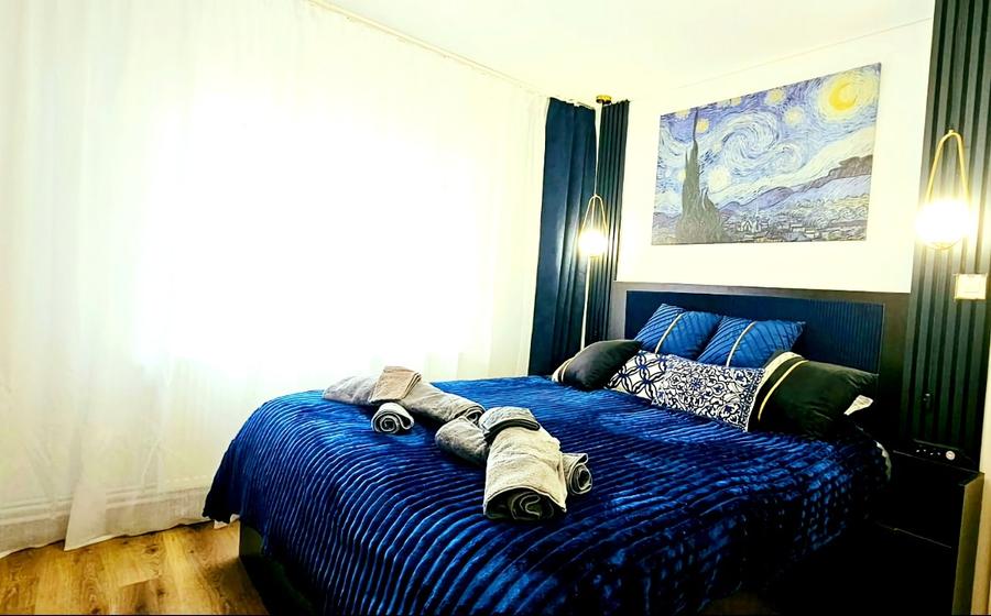 Proprietar, vand apartament, 3 dormitoare,1living,2 bai, Centrul nou, mall Afi, - 1