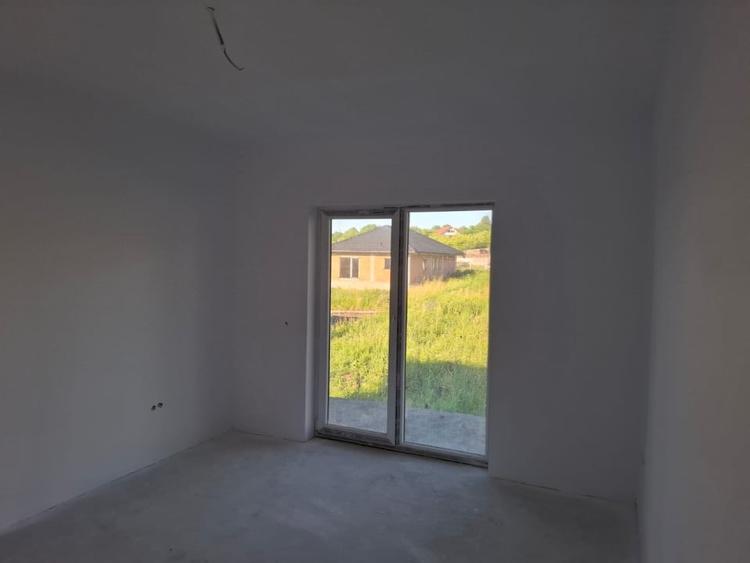 Casa individuala, 4 camere, 152mp, 2 locuri de parcare. - 12