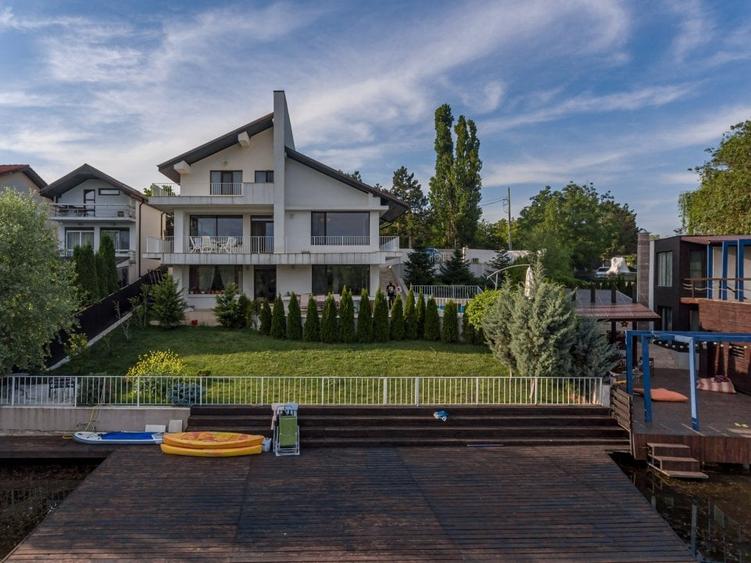Vila eleganta pe malul lacului| Ponton si piscina| Snagov - 2