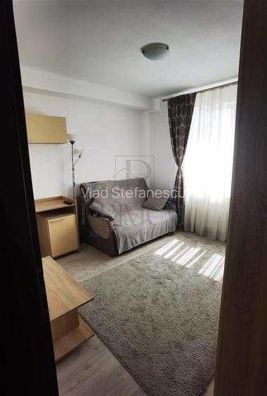 GIROC - 1 Camera - Mobilat si utilat - Etaj intermediar