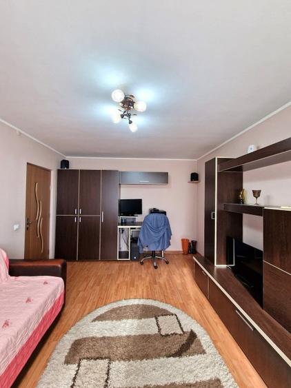 Ghencea intersectie cu Brasov-2camere-360 Euro-Comision 0% - 2
