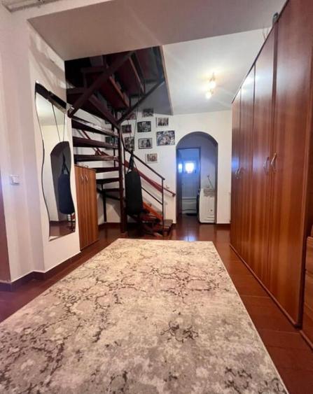 Apartament 4 camere decomandat cu scara interioara, Zona Sar - 11