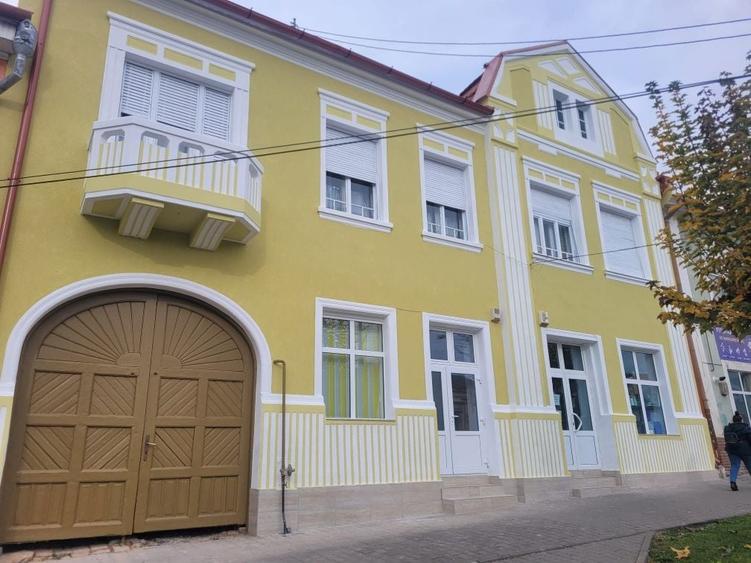 Spatiu comercial de inchiriat 30m patrati in Reghin zona centrala - 3