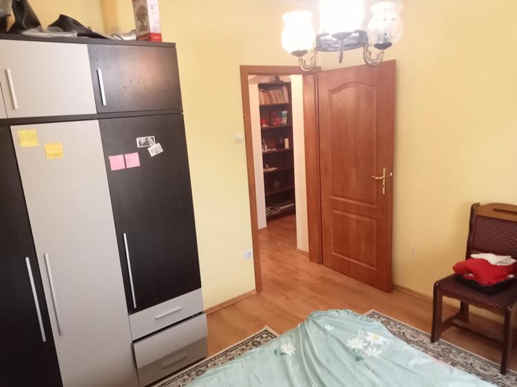 Vanzare | 3 camere  | Calea Rahovei Zona Liceul Bolintineanu | - 4