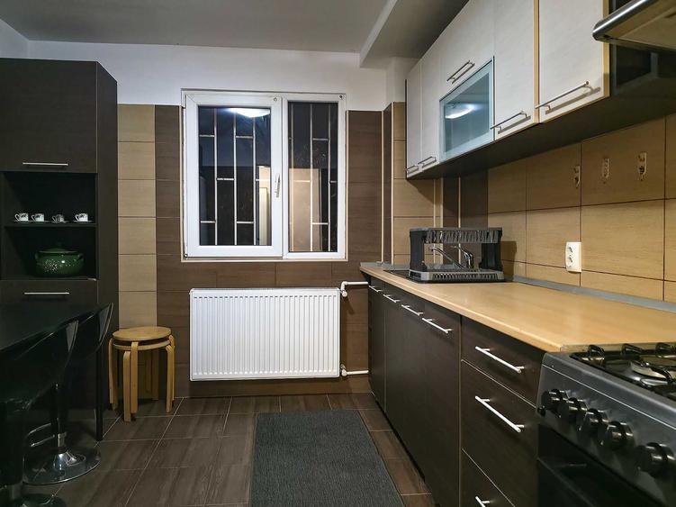 Inchiriere apartament 3 camere Str. Covasna, intre Bulevardul Obregia si Bulevardul Constantin Brancoveanu - 7