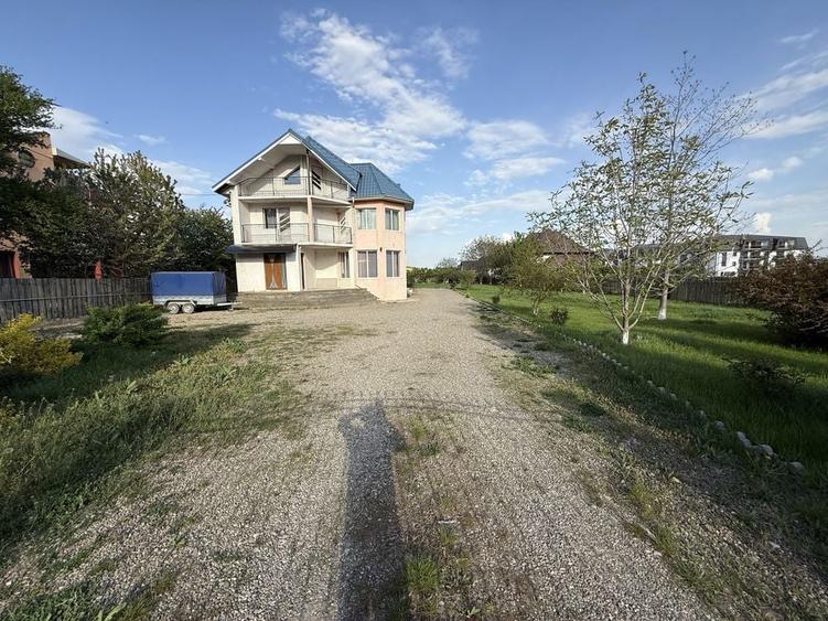 De inchiriat - str Fermelor ( vis a vis Brico Depot - Penny). Pretabil afacere - 2