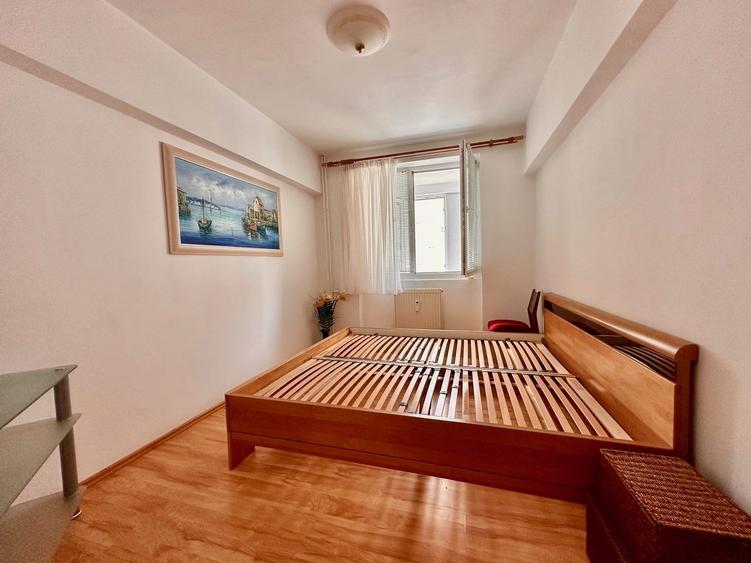 Apartament cu 3 camere in zona Dristor- Vitan - 4