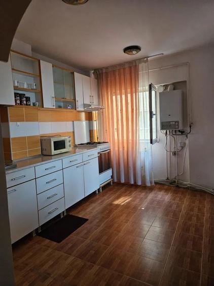 Apartament cu 2 camere, DECOMANDAT, zona Dacia - 2