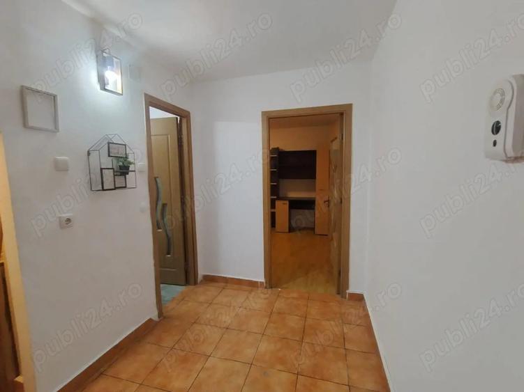 Inchiriez garsoniera Mara?ei - 2