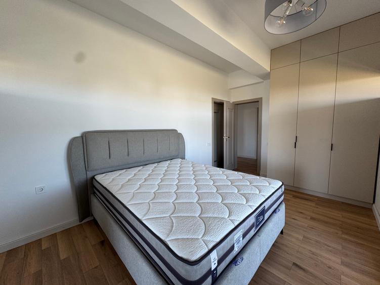 Apartament cu 3 camere decomandat în Sisești