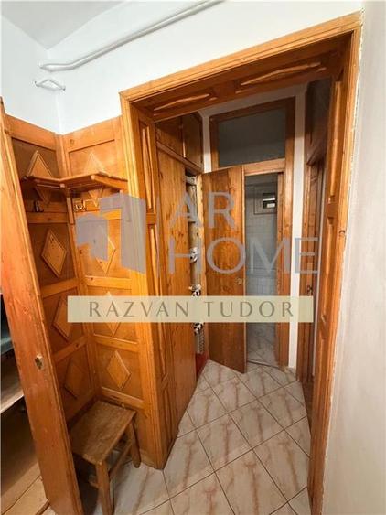 Apartament 3 camere ,centrala proprie,  in Ploiesti ,  P-ta M. Viteazu - 11