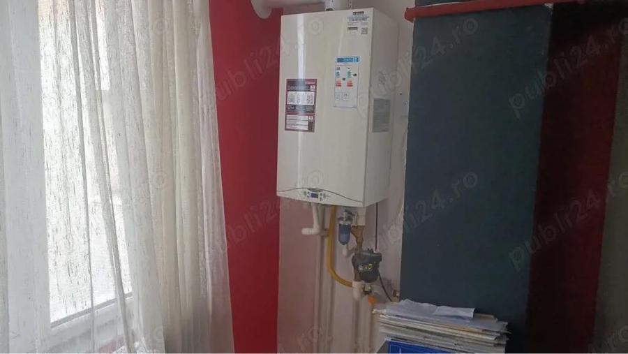 vind apartamet 3 camere centru Panciu - 3