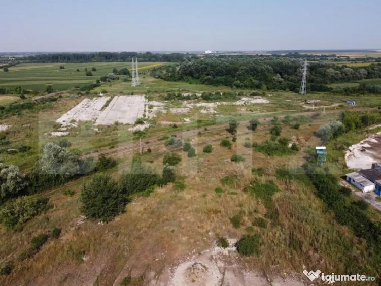 Teren intravilan, de vanzare, 28.760 mp, zona industriala T - 8