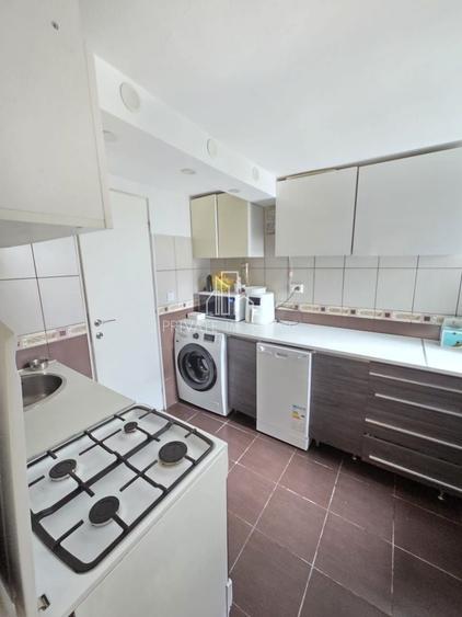 Casă individuală cu 3 camere cu Canalizare în Central