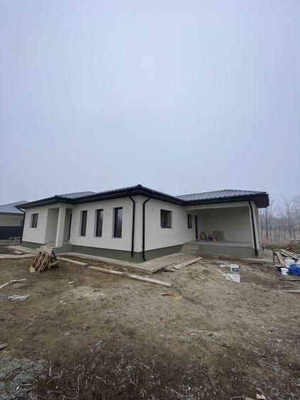 Vand casa in comuna Cordun - 8