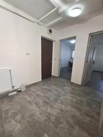 Vand apartament cu 2 camere decomandat - 2