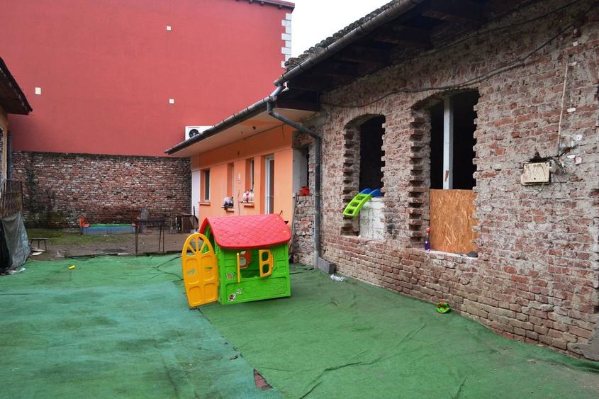 Cladire istorica intre P-ta Balcescu si P-ta Maria - 8