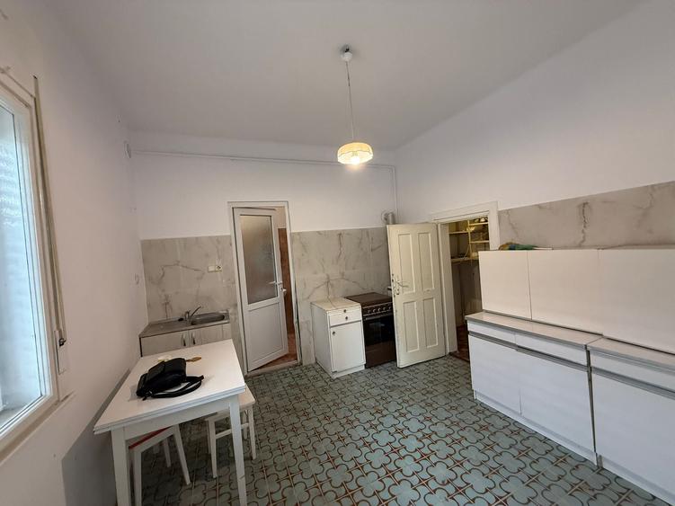 Casă spațioasă cu potențial de extindere, zona Judecatoriei - 4