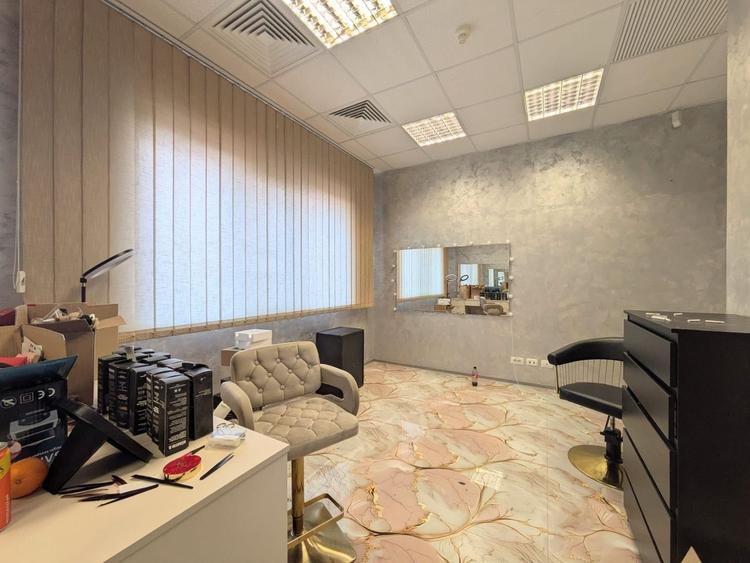 De închiriat: SAD - 220 mp - Pretabil pentru salon de infrumusetare - 8